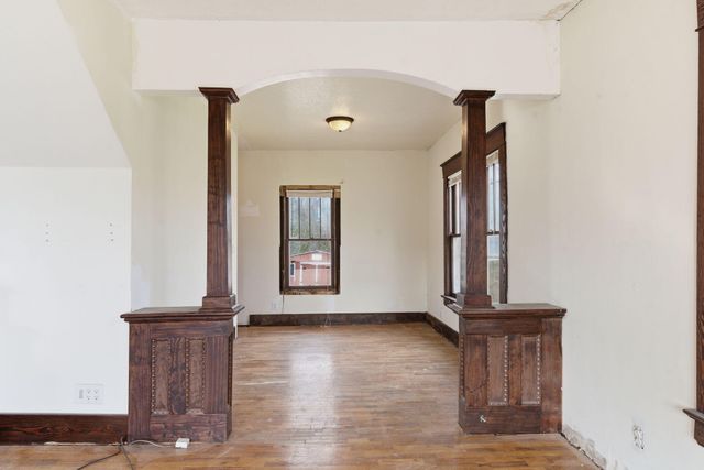 2131 N Johnston Avenue, Springfield, MO 65803