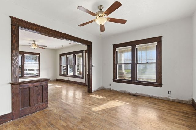 2131 N Johnston Avenue, Springfield, MO 65803