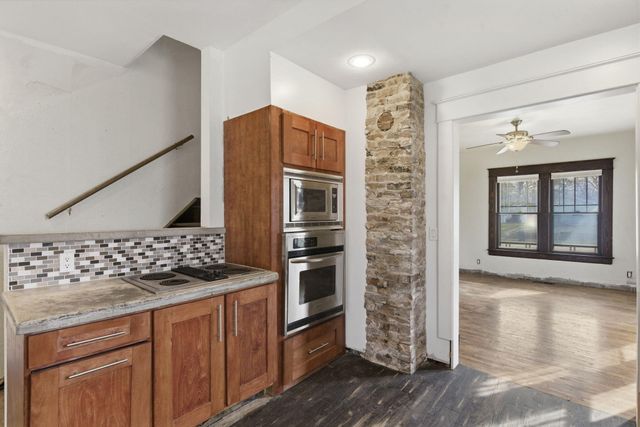 2131 N Johnston Avenue, Springfield, MO 65803