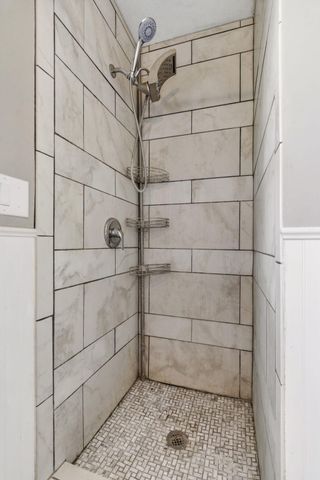 2131 N Johnston Avenue, Springfield, MO 65803