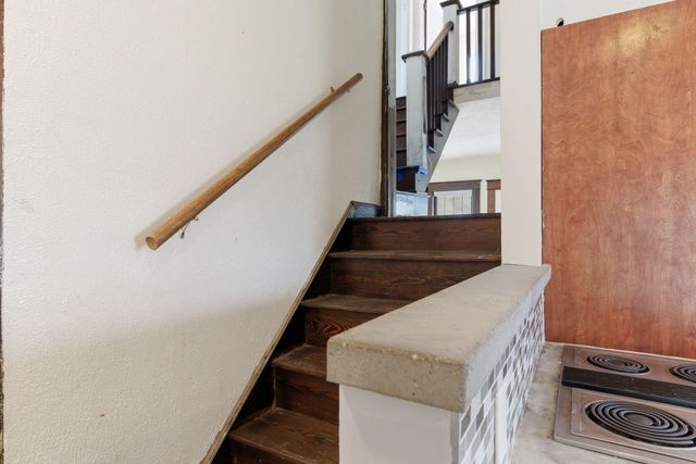 2131 N Johnston Avenue, Springfield, MO 65803