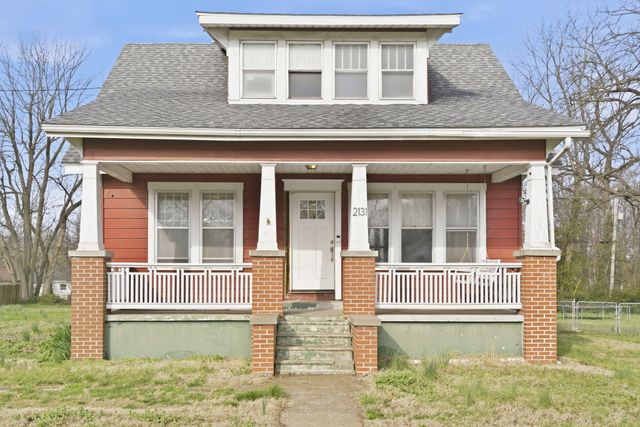 2131 N Johnston Avenue, Springfield, MO 65803