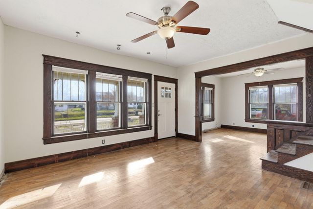 2131 N Johnston Avenue, Springfield, MO 65803