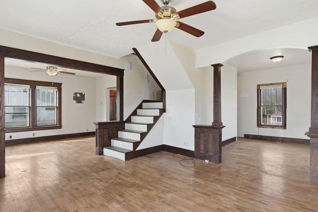 2131 N Johnston Avenue, Springfield, MO 65803