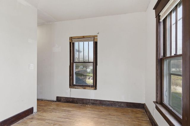 2131 N Johnston Avenue, Springfield, MO 65803