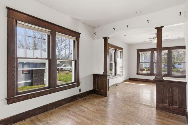 2131 N Johnston Avenue, Springfield, MO 65803