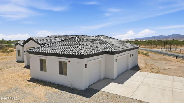 17587 W Dale Lane, Surprise, AZ 85387