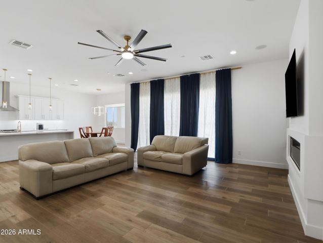 17587 W Dale Lane, Surprise, AZ 85387