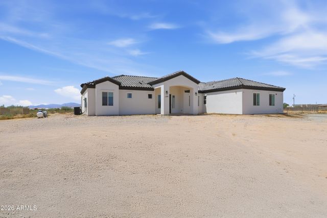 17587 W Dale Lane, Surprise, AZ 85387