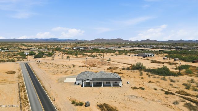 17587 W Dale Lane, Surprise, AZ 85387