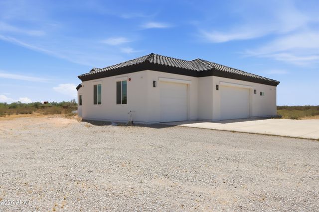 17587 W Dale Lane, Surprise, AZ 85387
