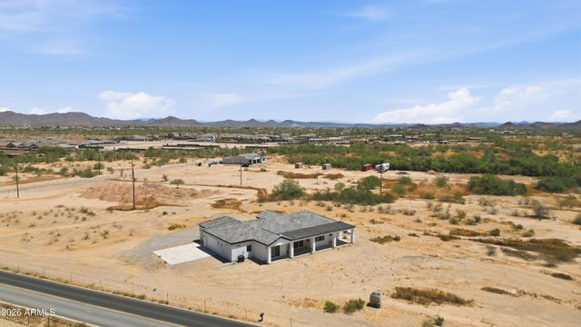 17587 W Dale Lane, Surprise, AZ 85387