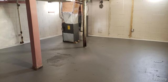 8710 W Davison, Detroit, MI 48238