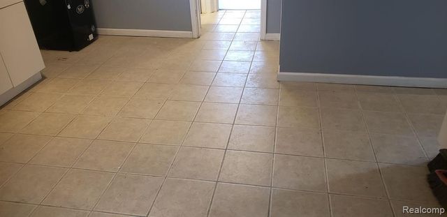 8710 W Davison, Detroit, MI 48238