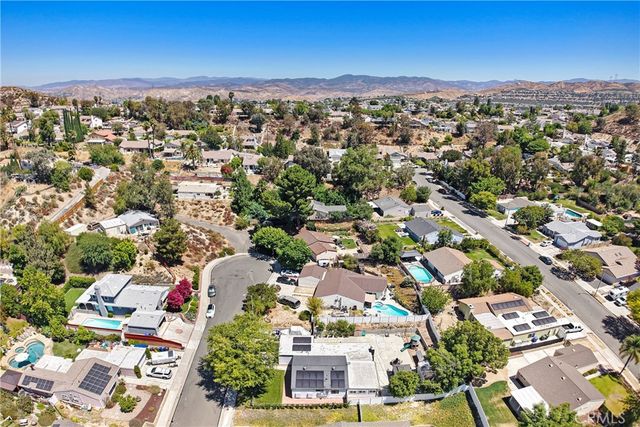 28038 Lakehurst, Canyon Country, CA 91351