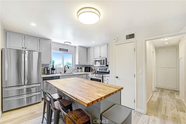 28038 Lakehurst, Canyon Country, CA 91351