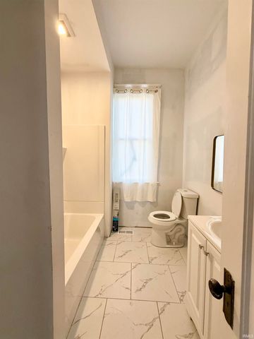 600 Adams Avenue, Evansville, IN 47713