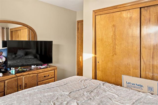 24601 Wood Street, Saint Clair Shores, MI 48080
