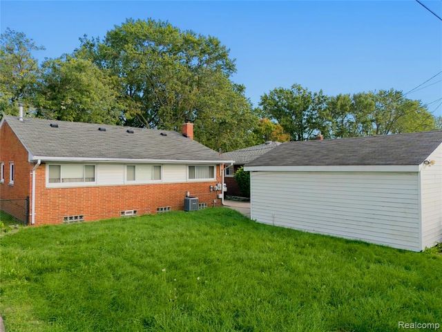 24601 Wood Street, Saint Clair Shores, MI 48080