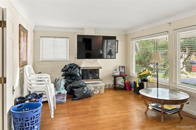 24601 Wood Street, Saint Clair Shores, MI 48080