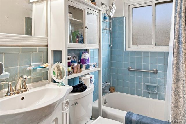 24601 Wood Street, Saint Clair Shores, MI 48080