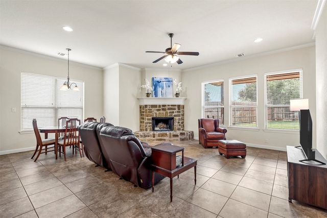 210 Donna Circle, Granbury, TX 76049