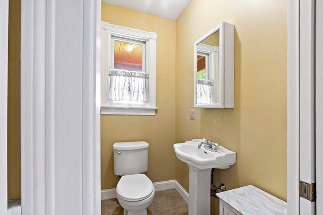 1984 Robeson St, Fall River, MA 02720