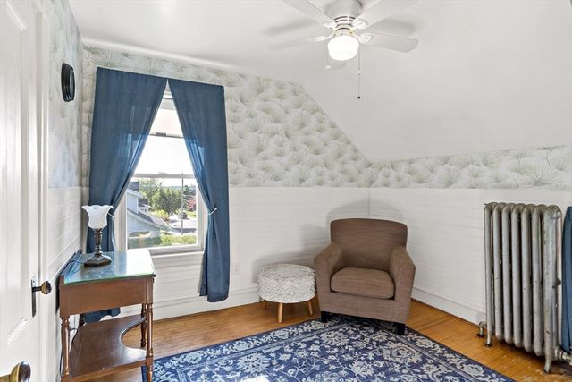 1984 Robeson St, Fall River, MA 02720