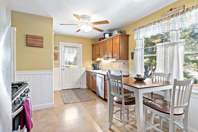 1984 Robeson St, Fall River, MA 02720