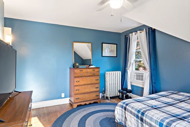 1984 Robeson St, Fall River, MA 02720
