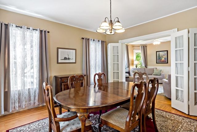 1984 Robeson St, Fall River, MA 02720