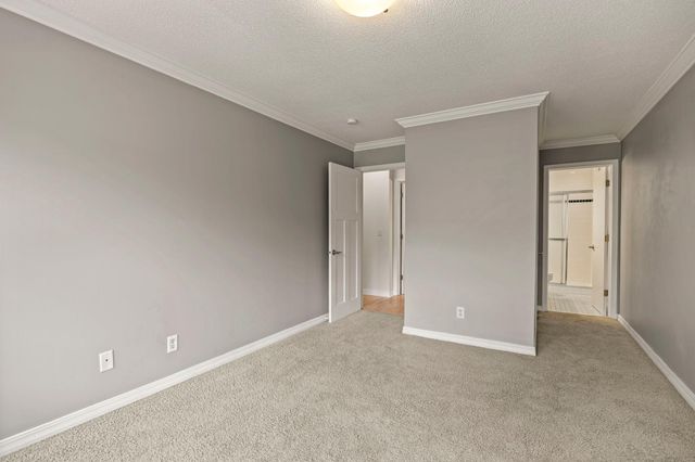 821 Douglas Avenue 204, Minneapolis, MN 55403