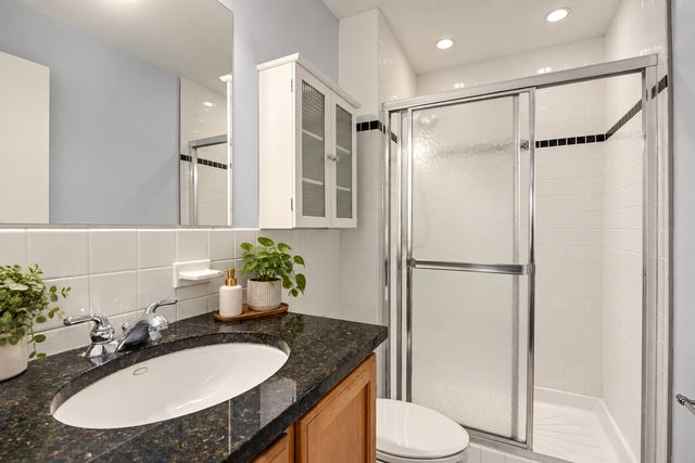 821 Douglas Avenue 204, Minneapolis, MN 55403