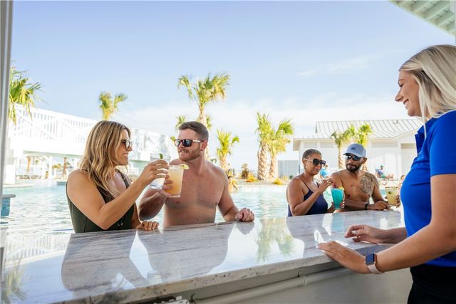 214 Sunset Ave 4, Port Aransas, TX 78373