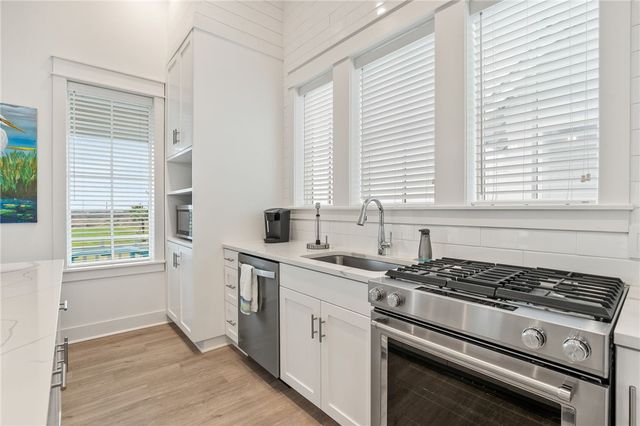 214 Sunset Ave 4, Port Aransas, TX 78373