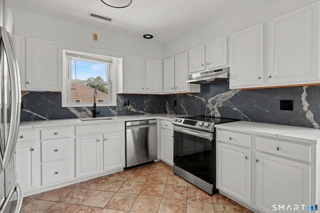 92 Burwood Avenue, Stamford, CT 06902