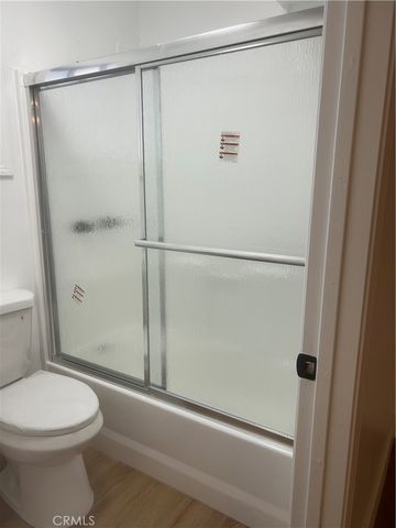 9678 5th, Hesperia, CA 92345