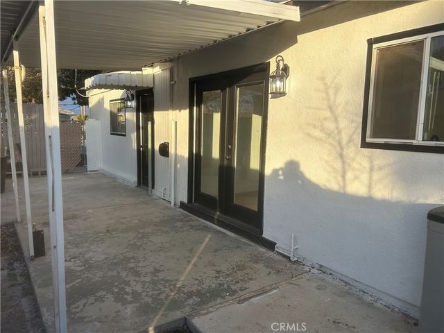 9678 5th, Hesperia, CA 92345