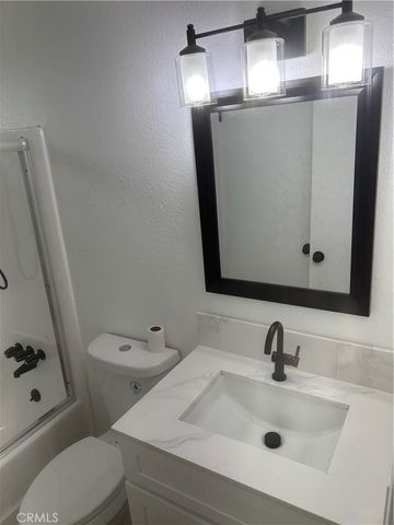 9678 5th, Hesperia, CA 92345