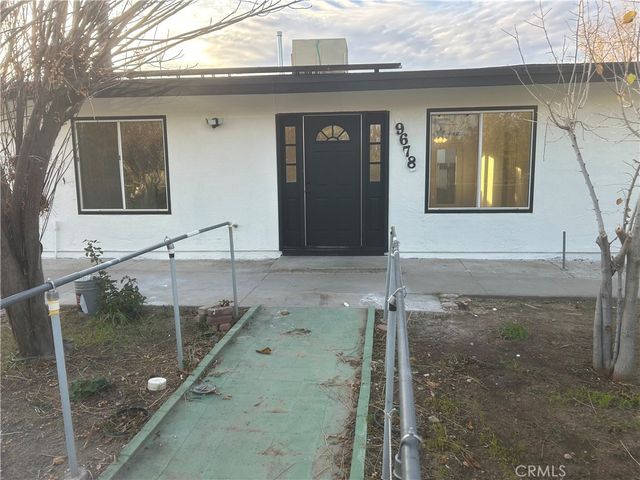 9678 5th, Hesperia, CA 92345