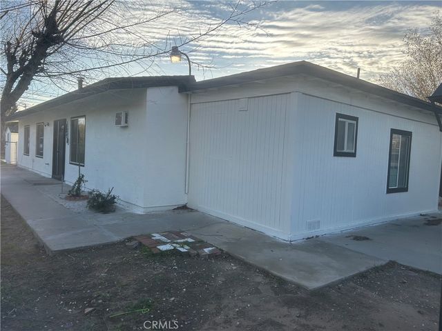 9678 5th, Hesperia, CA 92345