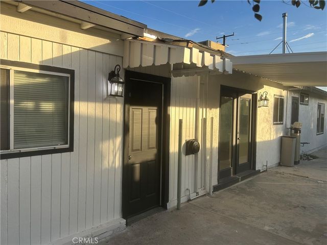 9678 5th, Hesperia, CA 92345