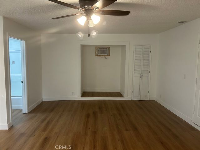 9678 5th, Hesperia, CA 92345