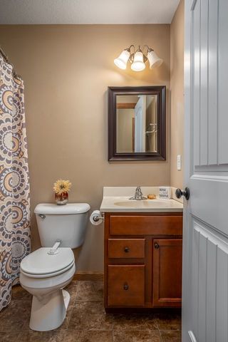 2608 Revo Road, Davenport, IA 52806