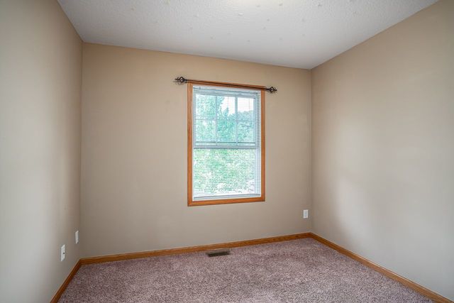 2608 Revo Road, Davenport, IA 52806