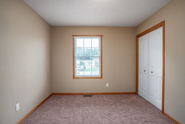 2608 Revo Road, Davenport, IA 52806