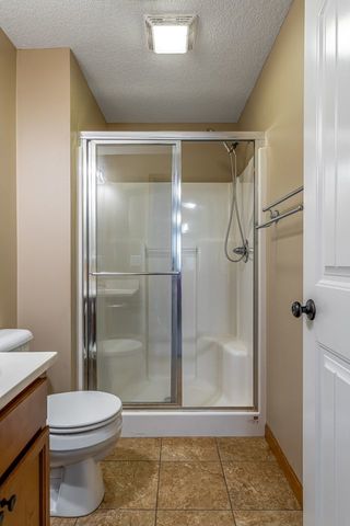 2608 Revo Road, Davenport, IA 52806