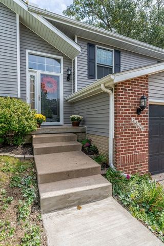 2608 Revo Road, Davenport, IA 52806