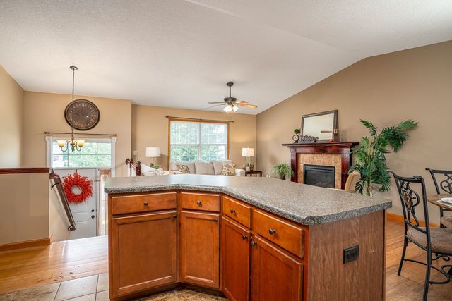 2608 Revo Road, Davenport, IA 52806
