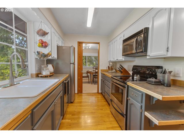 3540 16TH Ct, Salem, OR 97302